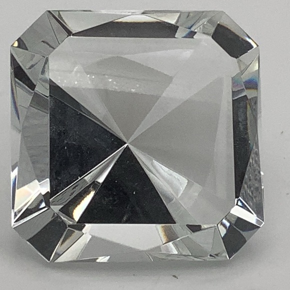 Oleg Cassini Crystal Cut Diamond Paperweight - Picture 1 of 11